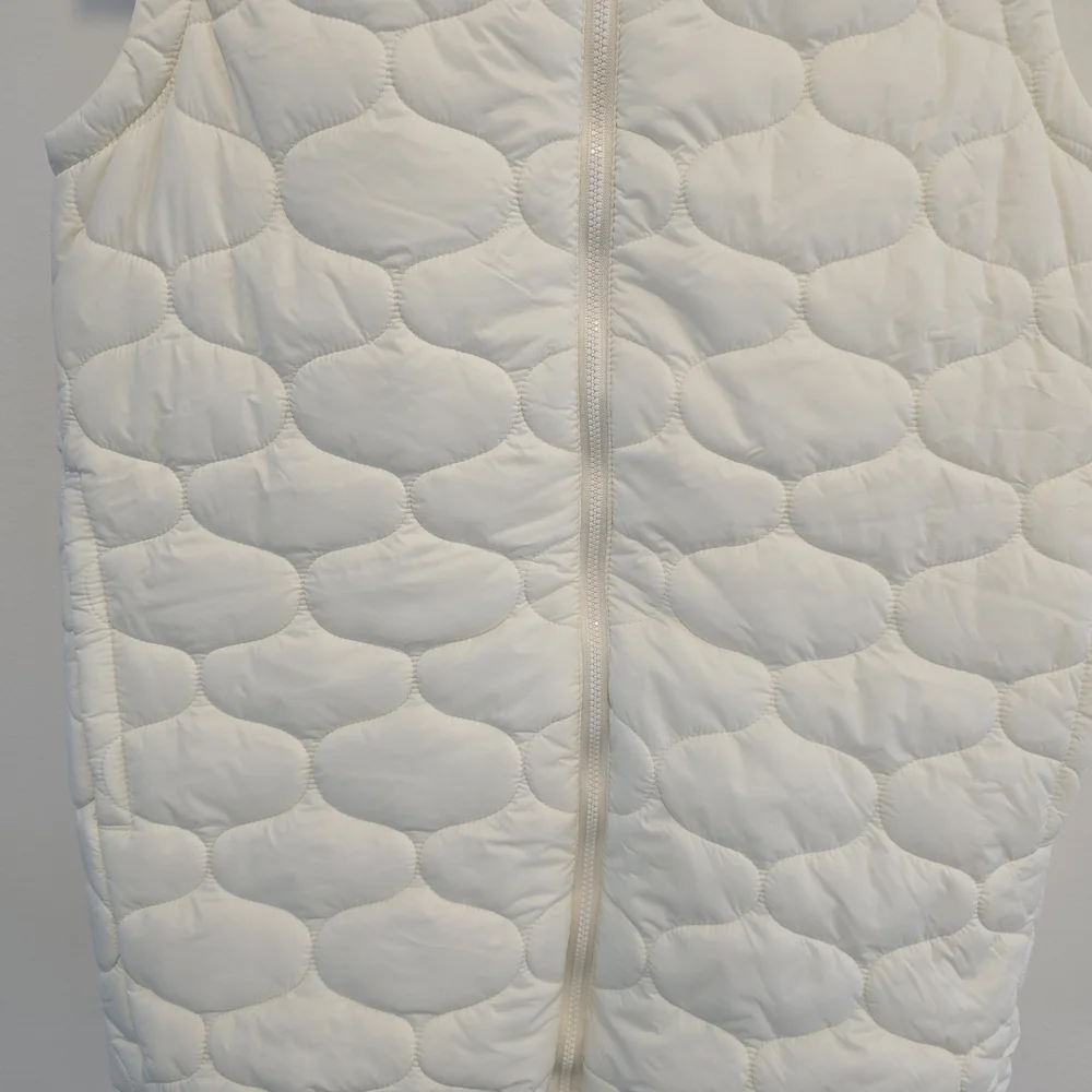DSG Cream Quilted Kids Vest Size Large (14) Nwt - Picture 2 of 11